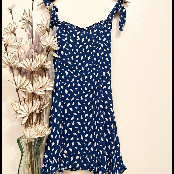 Reformation Christine Dress  Moray - Picture 8 of 15